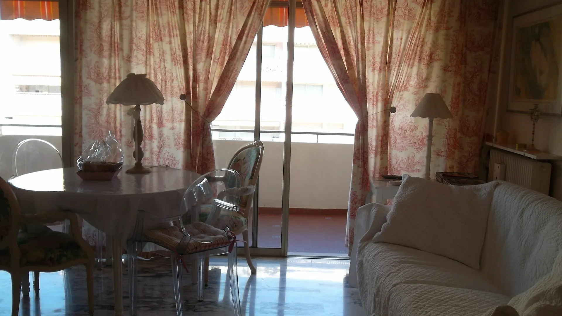 Elegant Studio Apartment Le Suquet Cannes Frankreich